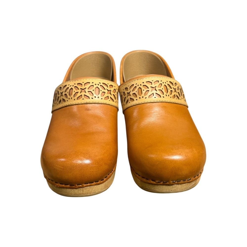 Dansko Professional Leather Clogs Tan Brown Laser Cut Perforated EU 39 US 8.5-9